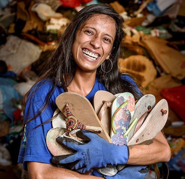 Foto_cooperada-com-sandálias